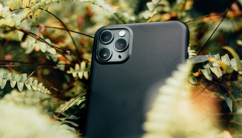 Apple Paid a Hacker $75,000 After He Discovered Bug That Allowed Anyone Access to Your iPhone Camera